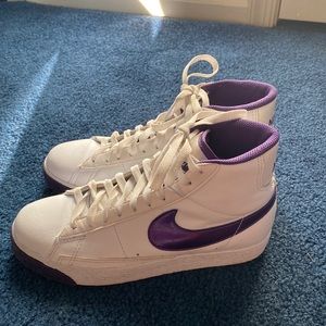 High top Nike Blazers Size 7 Womens